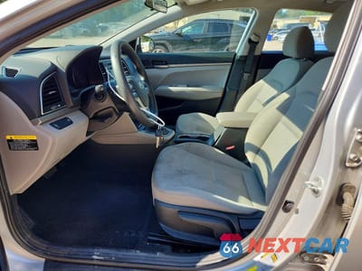Zdjęcie 7 z 12 samochodu: 2018 HYUNDAI ELANTRA SE VIN:5NPD74LF3JH284880 - miniatura