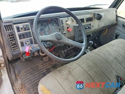 Zdjęcie 8 z 14 samochodu: 2002 FREIGHTLINER MEDIUM CONVENTIONAL FL70 VIN:1FVABUCS22HJ86054 - miniatura