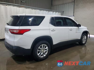Trzecie zdjęcie samochodu z tyłu: 2020 CHEVROLET TRAVERSE LS VIN:1GNERFKW9LJ145978 - miniatura