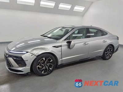 2025 HYUNDAI SONATA SEL KMHL64JA8SA470599 - główne zdjęcie licytacji z USA - miniatura