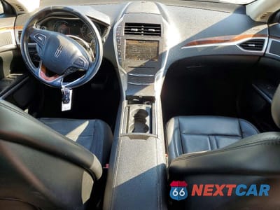 Zdjęcie 8 z 13 samochodu: 2015 LINCOLN MKZ VIN:3LN6L2G97FR603047 - miniatura