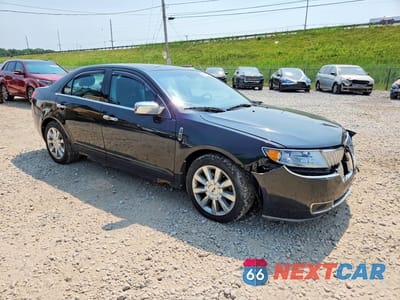 Czwarte zdjęcie samochodu z boku: 2012 LINCOLN MKZ VIN:3LNHL2JCXCR818107 - miniatura