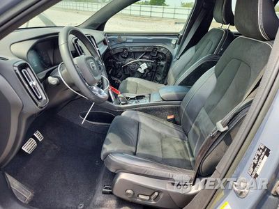 Zdjęcie 7 z 14 samochodu: 2022 VOLVO XC40 T5 R-DESIGN VIN:YV4162UM5N2790044 - miniatura