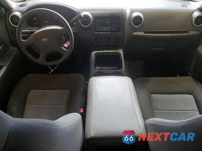 Zdjęcie 8 z 13 samochodu: 2003 FORD EXPEDITION XLT VIN:1FMRU15W63LA83012 - miniatura