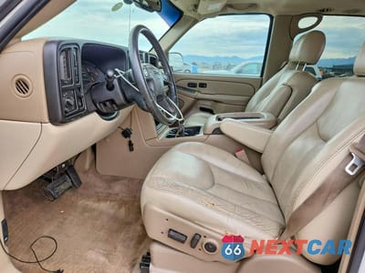 Zdjęcie 7 z 12 samochodu: 2004 GMC YUKON VIN:1GKEK13T54J175263 - miniatura