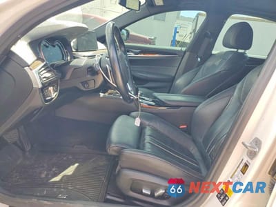 Zdjęcie 7 z 12 samochodu: 2018 BMW 540 XI VIN:WBAJE7C57JWC55765 - miniatura