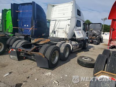 Trzecie zdjęcie samochodu z tyłu: 2022 VOLVO VNL SEMI TRUCK VIN:4V4NC9EH5NN291237 - miniatura