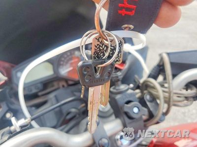 Zdjęcie 8 z 9 samochodu: 2011 YAMAHA FZ6 R VIN:JYARJ18E3BA006622 - miniatura