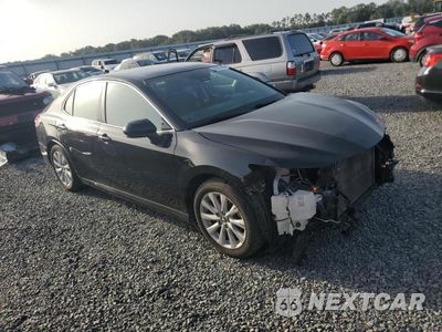 Czwarte zdjęcie samochodu z boku: 2018 TOYOTA CAMRY LE VIN:4T1B11HK8JU106784 - miniatura