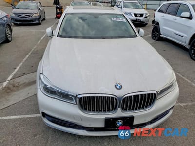Piąte zdjęcie samochodu w środku: 2016 BMW 750 XI VIN:WBA7F2C53GG415098 - miniatura