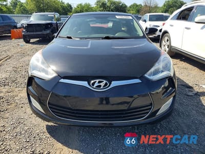 Piąte zdjęcie samochodu w środku: 2013 HYUNDAI VELOSTER BASE VIN:KMHTC6AD9DU139661 - miniatura
