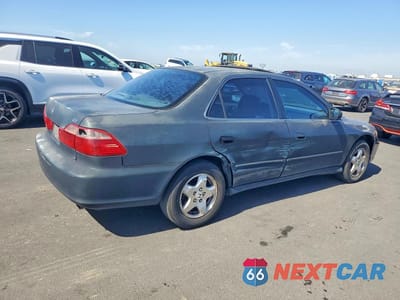 Trzecie zdjęcie samochodu z tyłu: 1998 HONDA ACCORD EX VIN:1HGCG1656WA060368 - miniatura