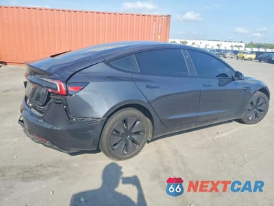 Trzecie zdjęcie samochodu z tyłu: 2024 TESLA MODEL 3 VIN:5YJ3E1EA2RF868490 - miniatura