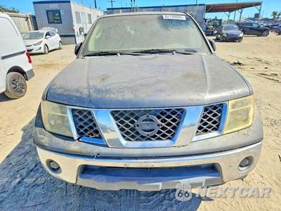 Piąte zdjęcie samochodu w środku: 2005 NISSAN FRONTIER SE VIN:1N6AD06U25C422910 - miniatura