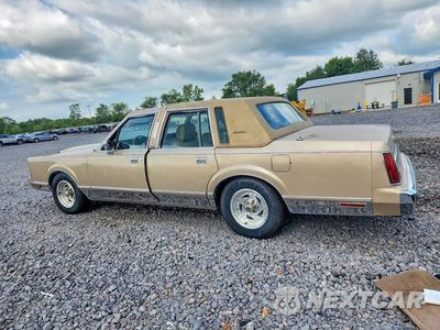 Drugie zdjęcie samochodu z przodu: 1989 LINCOLN TOWN CAR SIGNATURE VIN:1LNBM82F8KY699780 - miniatura