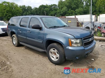 Czwarte zdjęcie samochodu z boku: 2008 CHEVROLET SUBURBAN K1500 LS VIN:1GNFK163X8J246000 - miniatura