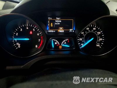 Zdjęcie 9 z 14 samochodu: 2019 FORD ESCAPE SE VIN:1FMCU9GD5KUB61126 - miniatura