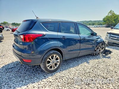 Trzecie zdjęcie samochodu z tyłu: 2019 FORD ESCAPE SE VIN:1FMCU0GD2KUC07362 - miniatura