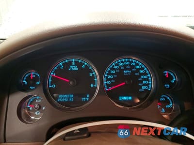 Zdjęcie 9 z 14 samochodu: 2010 CHEVROLET SUBURBAN K1500 LTZ VIN:1GNUKKE36AR268050 - miniatura