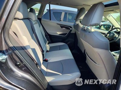 Zdjęcie 11 z 13 samochodu: 2019 TOYOTA RAV4 LIMITED VIN:JTMDWRFV6KD015752 - miniatura