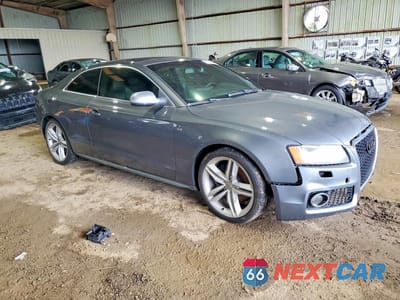 Czwarte zdjęcie samochodu z boku: 2012 AUDI S5 PRESTIGE VIN:WAUVVAFR0CA001809 - miniatura