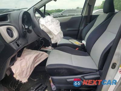 Zdjęcie 7 z 12 samochodu: 2013 TOYOTA YARIS 5-DOOR LE VIN:JTDKTUD30DD569974 - miniatura