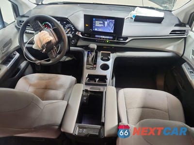 Zdjęcie 8 z 14 samochodu: 2025 TOYOTA SIENNA LE VIN:5TDKRKEC0SS231526 - miniatura