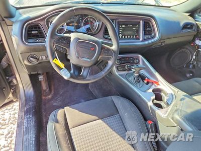 Zdjęcie 8 z 12 samochodu: 2018 DODGE CHALLENGER SXT VIN:2C3CDZAG9JH321943 - miniatura