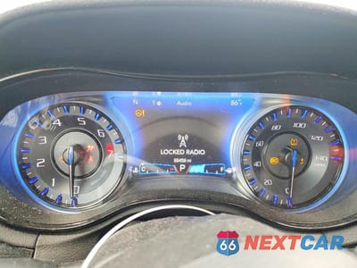 Zdjęcie 9 z 12 samochodu: 2023 CHRYSLER 300 S VIN:2C3CCABG5PH585267 - miniatura