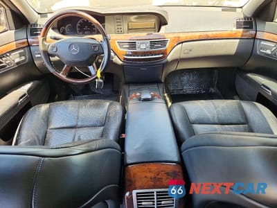 Zdjęcie 8 z 12 samochodu: 2007 MERCEDES-BENZ S 550 VIN:WDDNG71X87A076680 - miniatura