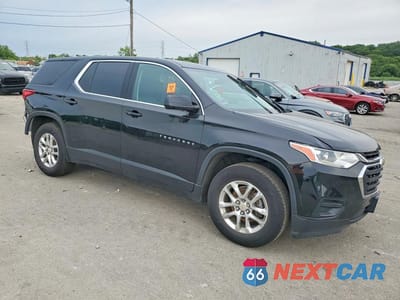 Czwarte zdjęcie samochodu z boku: 2020 CHEVROLET TRAVERSE LS VIN:1GNEVFKW3LJ170550 - miniatura
