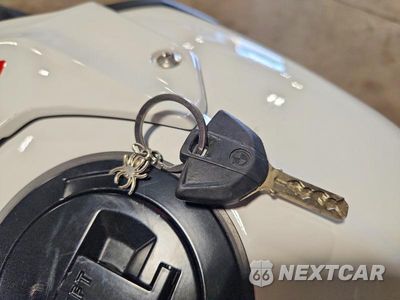 Zdjęcie 8 z 9 samochodu: 2024 BMW S 1000 RR VIN:WB10E6306R6J21221 - miniatura