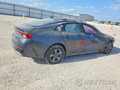 Trzecie zdjęcie samochodu z tyłu: 2021 KIA K5 LXS VIN:5XXG14J27MG044228 - miniatura