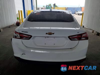 Zdjęcie 6 z 12 samochodu: 2019 CHEVROLET MALIBU LT VIN:1G1ZD5ST1KF135965 - miniatura