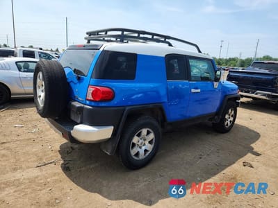 Trzecie zdjęcie samochodu z tyłu: 2007 TOYOTA FJ CRUISER BASE VIN:JTEBU11F070002486 - miniatura