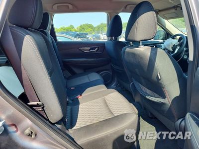 Zdjęcie 11 z 13 samochodu: 2017 NISSAN ROGUE S VIN:KNMAT2MT7HP505841 - miniatura