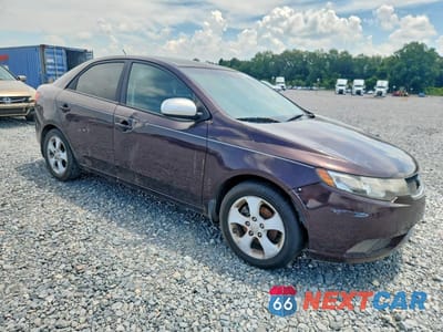 Czwarte zdjęcie samochodu z boku: 2010 KIA FORTE EX VIN:KNAFU4A23A5243163 - miniatura