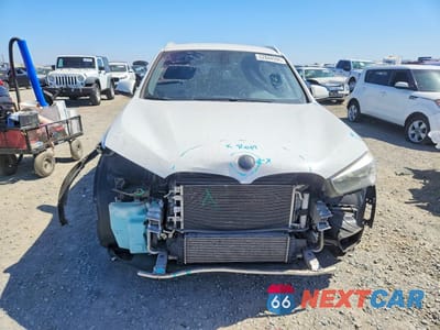Piąte zdjęcie samochodu w środku: 2018 BMW X1 SDRIVE28I VIN:WBXHU7C35J5L08889 - miniatura