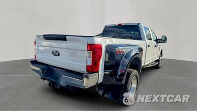 Czwarte zdjęcie samochodu z boku: 2017 FORD F350 SUPER DUTY VIN:1FT8W3DT7HED16940 - miniatura