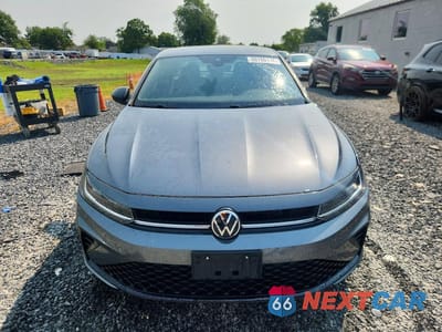 Piąte zdjęcie samochodu w środku: 2025 VOLKSWAGEN JETTA SPORT VIN:3VWBX7BU2SM064390 - miniatura