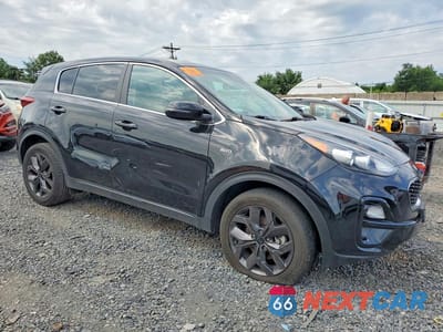 Czwarte zdjęcie samochodu z boku: 2022 KIA SPORTAGE LX VIN:KNDPMCAC8N7019066 - miniatura