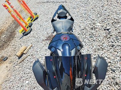 Piąte zdjęcie samochodu w środku: 2020 YAMAHA YZFR1 VIN:JYARN66E0LA000752 - miniatura