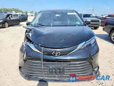 Piąte zdjęcie samochodu w środku: 2026 TOYOTA SIENNA XLE 8-PASSENGER VIN:5TDYRKEC0TS293021 - miniatura