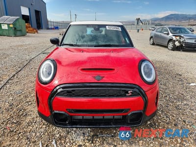 Piąte zdjęcie samochodu w środku: 2023 MINI COOPER S VIN:WMW53DK04P2T62023 - miniatura