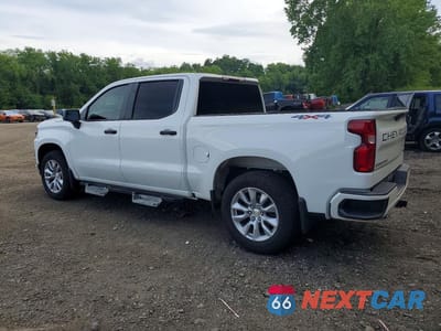 Drugie zdjęcie samochodu z przodu: 2021 CHEVROLET SILVERADO K1500 CUSTOM VIN:3GCPYBEKXMG295798 - miniatura