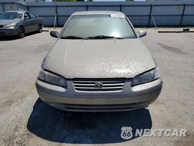 Piąte zdjęcie samochodu w środku: 1999 TOYOTA CAMRY XLE V6 VIN:JT2BF28K1X0171223 - miniatura