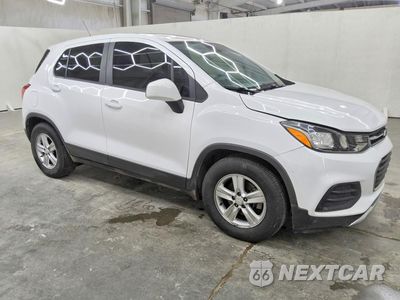 Czwarte zdjęcie samochodu z boku: 2020 CHEVROLET TRAX LS VIN:3GNCJKSB3LL323610 - miniatura