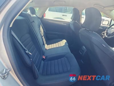 Zdjęcie 10 z 12 samochodu: 2019 FORD FUSION SE VIN:3FA6P0H73KR243236 - miniatura