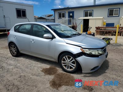 Czwarte zdjęcie samochodu z boku: 2012 KIA FORTE EX VIN:KNAFU5A28C5547226 - miniatura