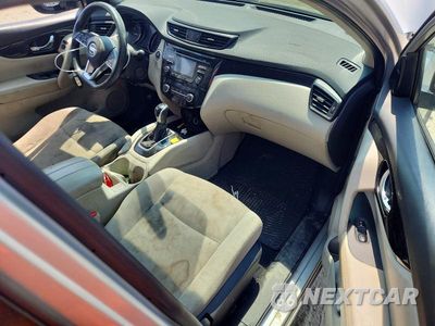 Zdjęcie 8 z 12 samochodu: 2018 NISSAN ROGUE SPORT SV VIN:JN1BJ1CP5JW195602 - miniatura
